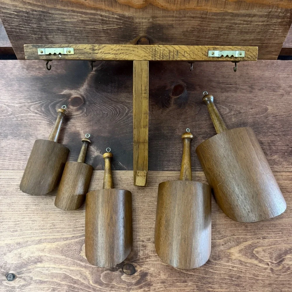 Vintage Wooden Measuring Scoop Set 5 Piece with Wall Mount Display Rack Brown